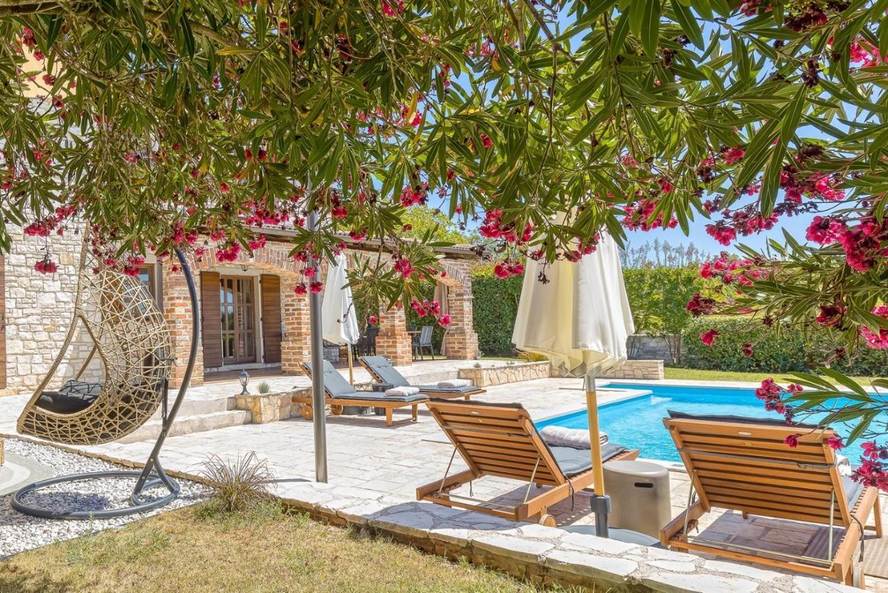 Villa Santolina Baderna ภายนอก รูปภาพ