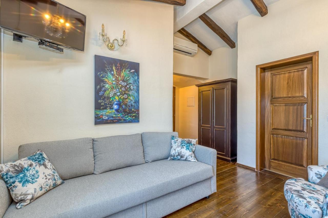 Villa Santolina Baderna ภายนอก รูปภาพ